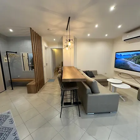 Serene And Spacious With Stunning Views 아파트