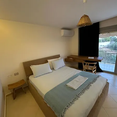 Serene And Spacious With Stunning Views Vlorë